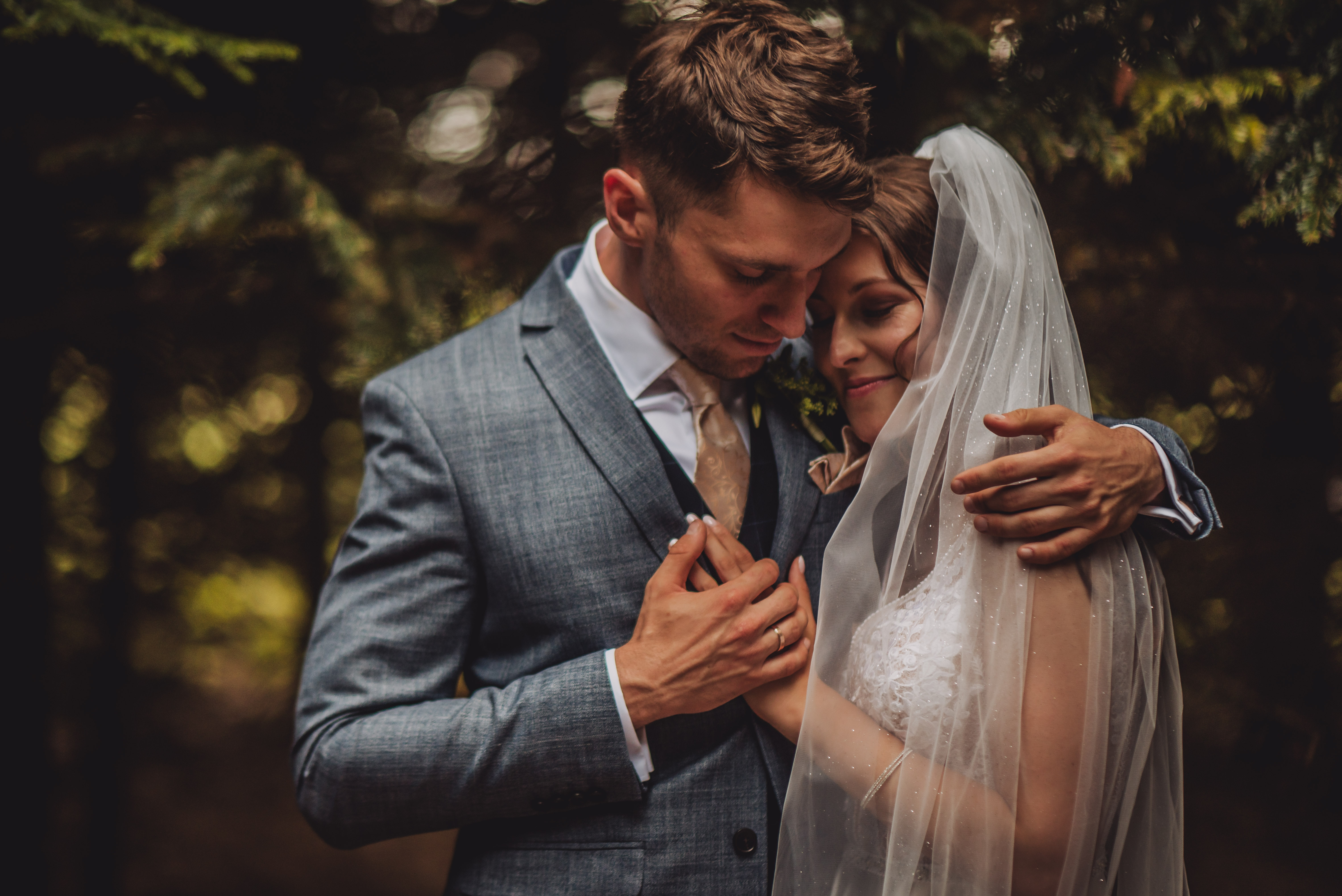 Romantic wedding photography in the forest